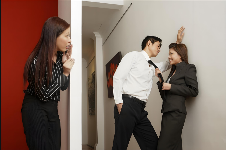 武汉外遇调查取证：警惕！已婚女人有这5种表现，多半是感情“跑偏”了